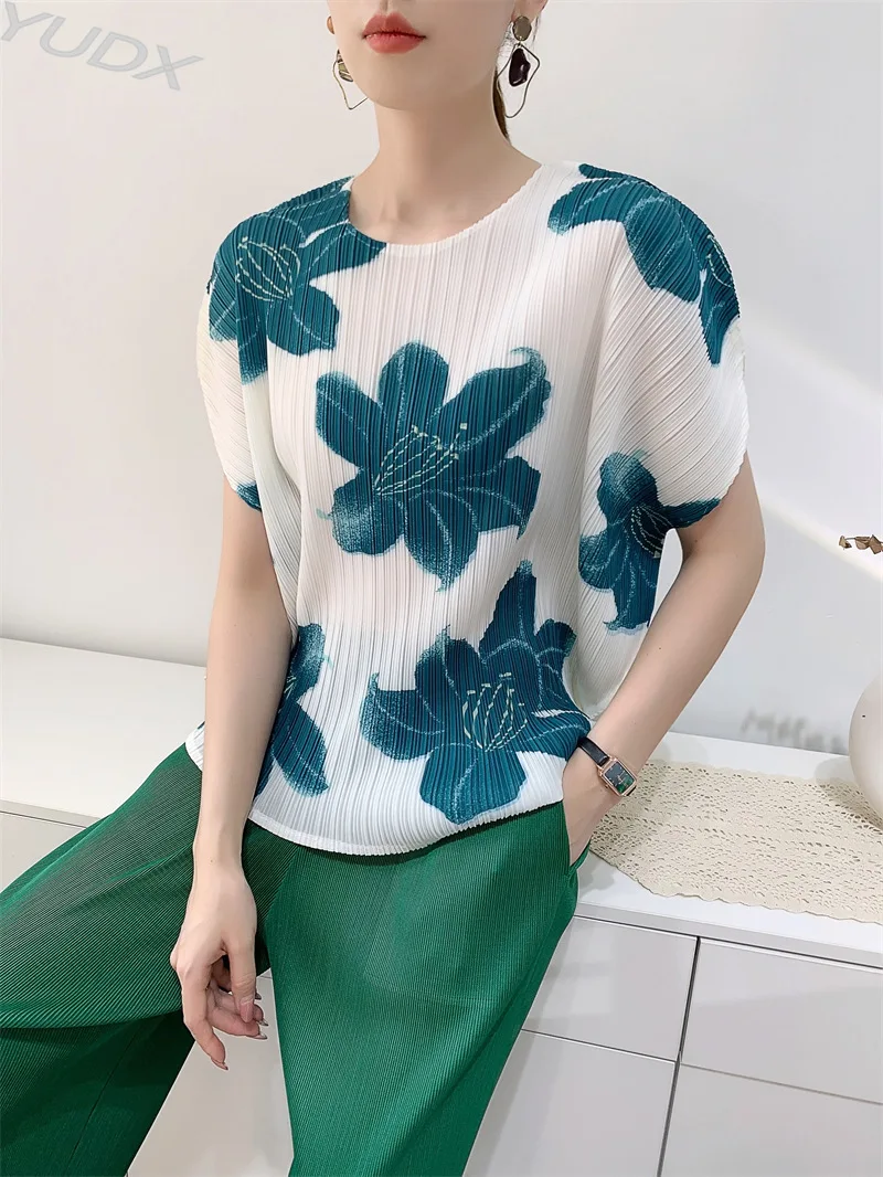 

YUDX 2023 Summer New Pleated Tops Floral Printed T-Shirt Loose Large Size Pleated Clothes Women's Niche Fashion Designs