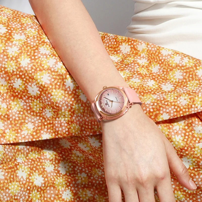 NAVIFORCE Simple Woman Fashion Quartz Watch Calendar Silicone Strap Luminous Pointer 5ATM Waterproof Ladies' Watch NF6111