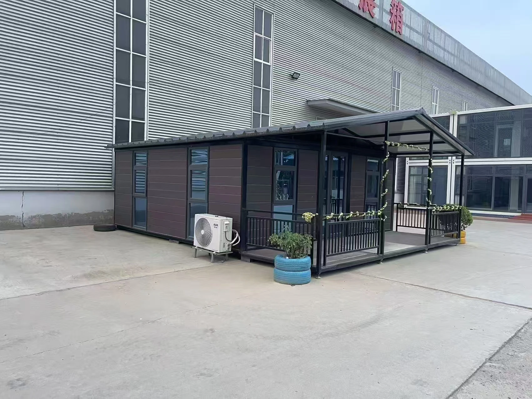 40ft Expandable Prefabricated Modular Houses with 3 Bedrooms Mobile Prefab Steel Structure Double Wing Folding Expansion Box