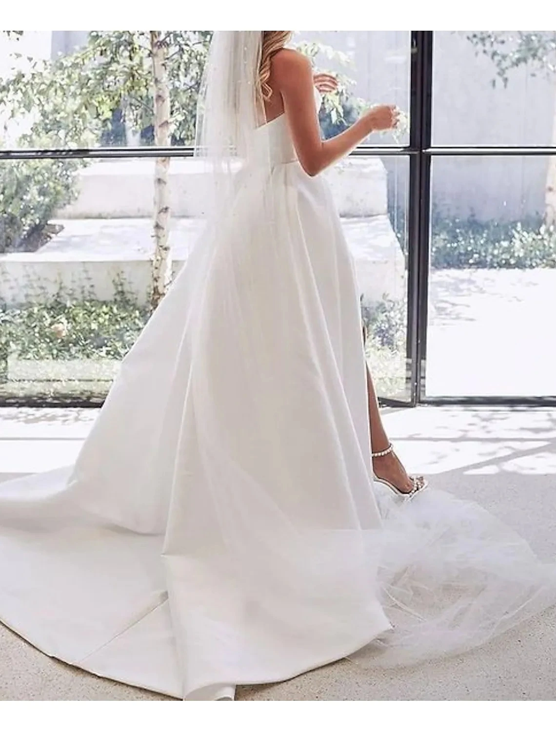 2024 A-Line Wedding Dress Sweetheart Court Train Satin Sleeveless Bridal Gown Simple Sexy Split Front Robe De Mariee