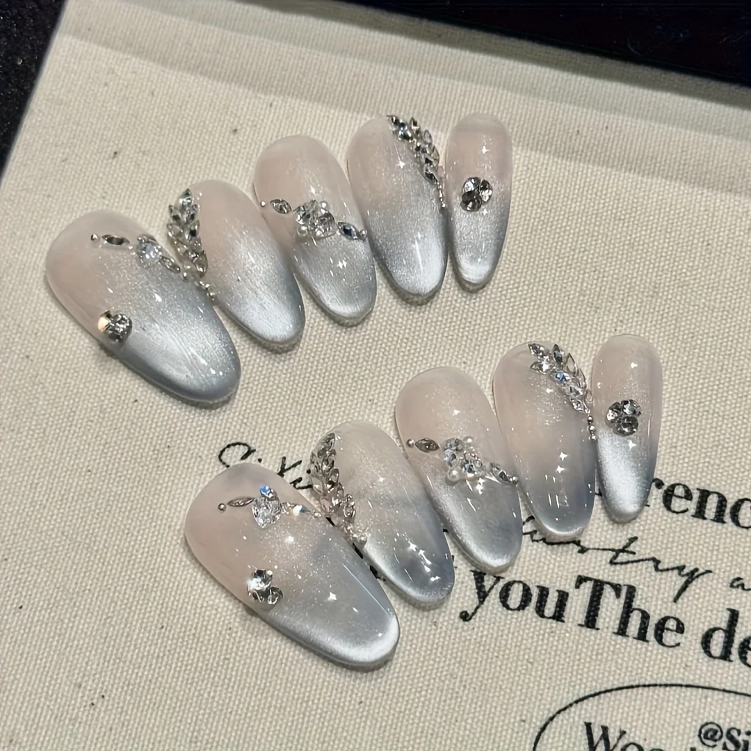 

10pcs high-end Light luxury silver cat-eye French diamonds handmade fake nails, Almond nail girly nail decoration patch