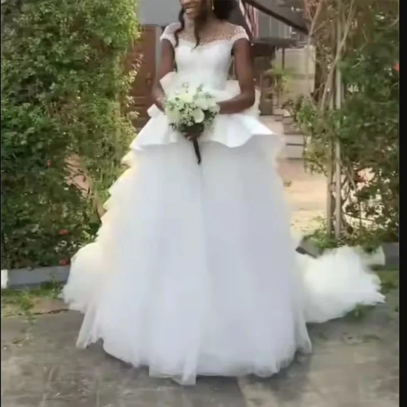 Mangas casquillo personalizadas, apliques de cuentas brillantes, vestido De novia, tren De barrido, vestidos De novia negros para niñas