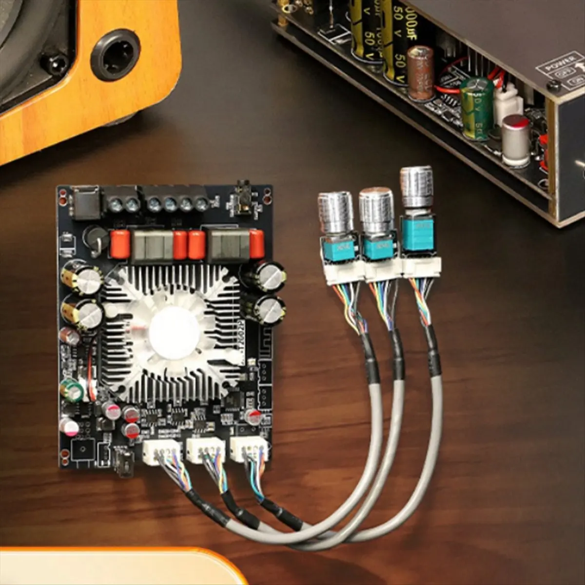 2026 جديد + T2002P لوحة مضخم رقمي HiFi عالي الطاقة مع لوحة مكبر صوت ستيريو عالية الطاقة 220WX2 TPA3223