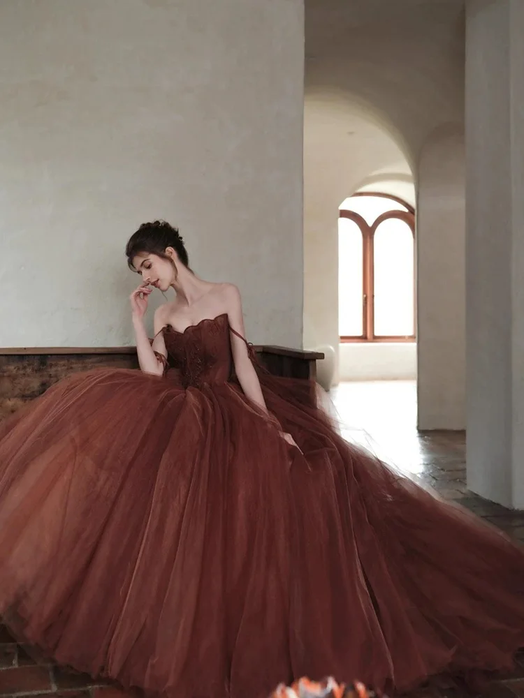 Vestidos de dama de honor sin tirantes de ladrillo rojo, línea A con cuentas, vestidos largos de princesa para boda, noche, fiesta de celebridades,