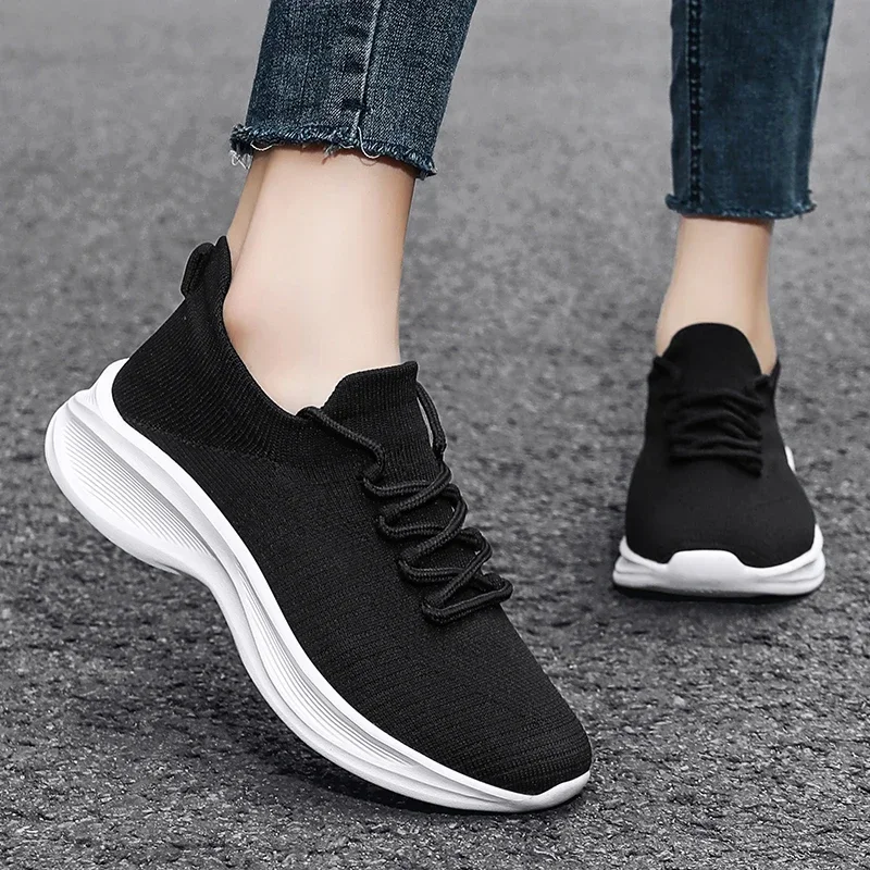 Zapatos vulcanizados con cordones para hombre, zapatillas de plataforma sólida con punta redonda y tacón medio, transpirables y versátiles, novedad de otoño, 2023