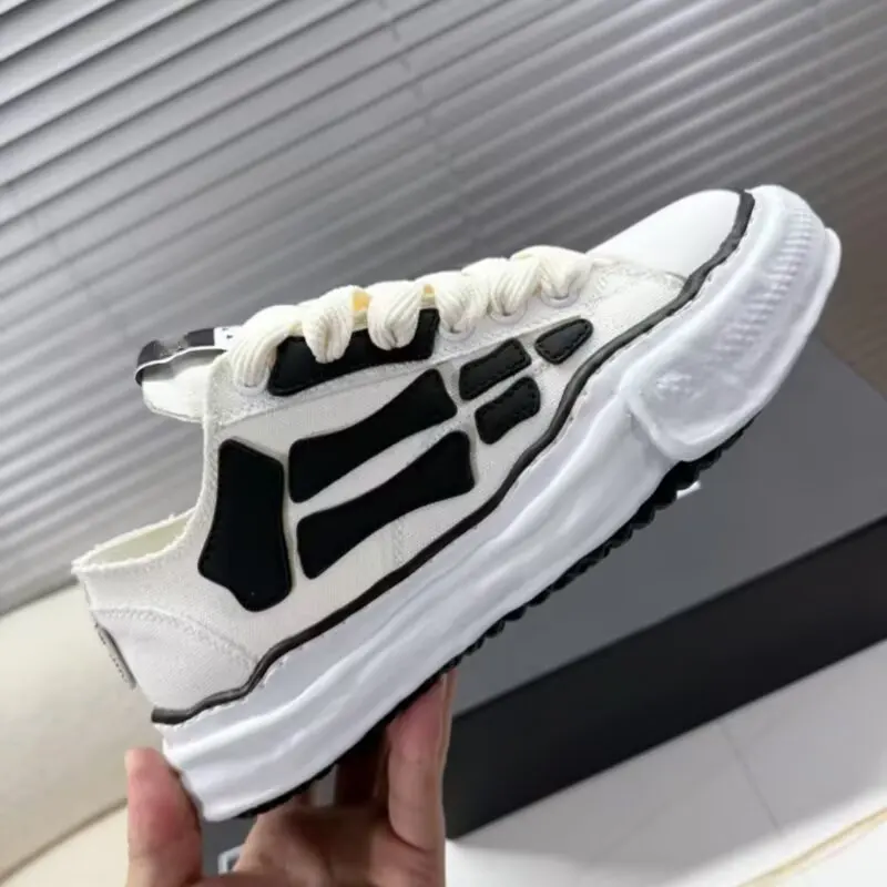 Dissolved Shoes For Both Men And Women, Thick Soled Height Increasing Casual Board Shoes, Fashionable Bone Canvas Shoes view 3