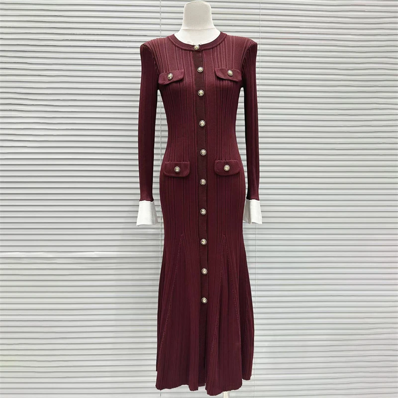 High-quality new autumn women's knit dress featuring colorblocking flared sleeves and a stylish slim-fit elegant long silhouette