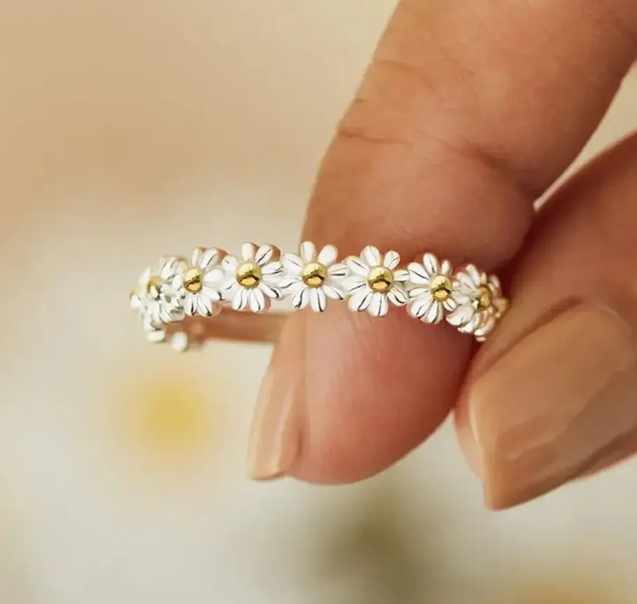 EXquisite Sweet Daisy Flower Rings for Women Open Adjustable Ring Electroplating Cuff Wedding Engagement Rings Custom Jewelry