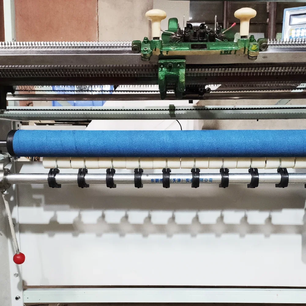 Semi-automatic manual flat knitting  household knitting machine China