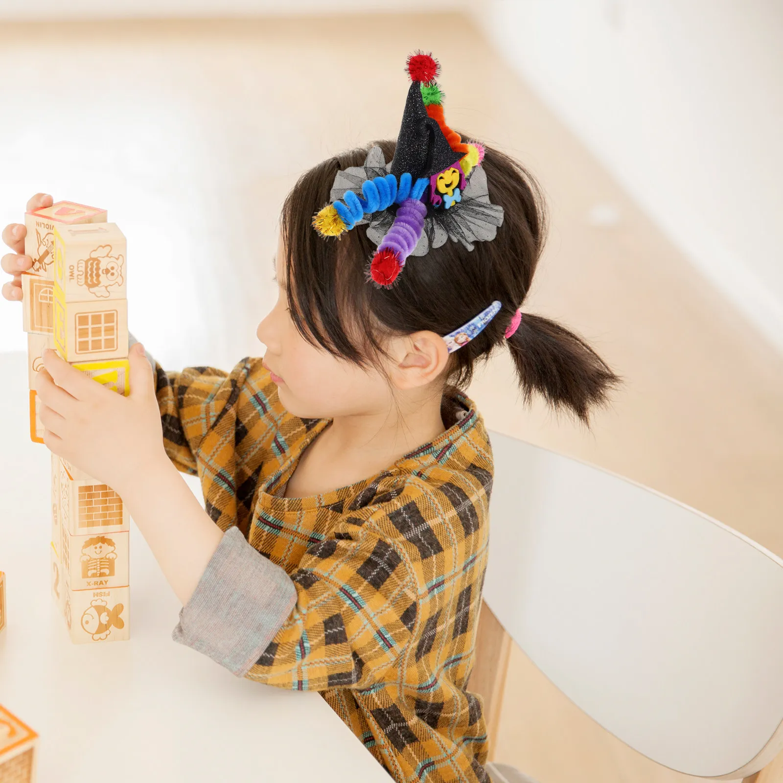 

Witch Hat Hair Clip Halloween Hairpin for Girls Mini Lightweight Party Costume Accessory Bright Color Festival Cosplay Barrettes