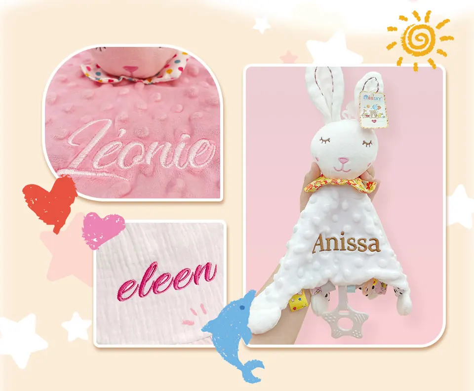 3-teiliges personalisiertes besticktes Baby-Shower-Geschenkset: Baumwoll-Strickwickeldecke, Minky-Schmusetuch und hölzerner Schnullerclip als Erinnerungsstück – Detail 24