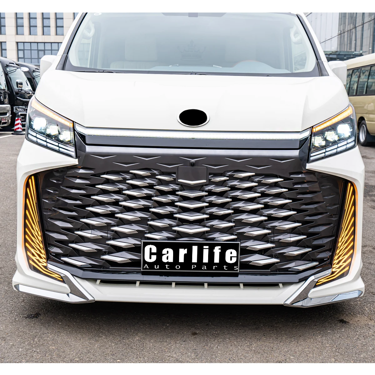 Car Conversion luxurious bodykit for Toyotas Hiace 2018-2023 change to Super-luxurious style bumpers body kit.