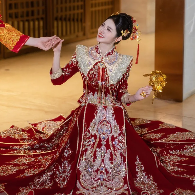 Gaun pengantin bergaya Cina dengan kerah berdiri model baru, motif naga dan phoenix, untuk acara keluar dan mengantarkan pengantin.