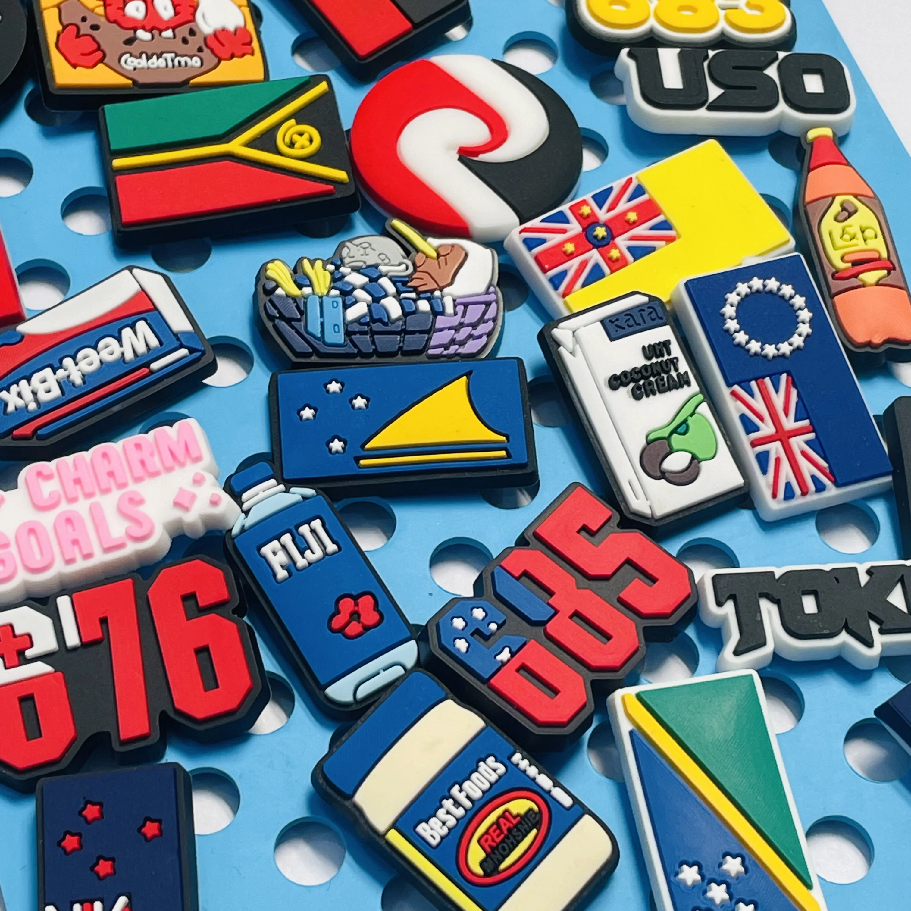 1-30PCS PVC Shoe Charms Flag Feather Drink Beef Buckle Clog Fit Wristbands Garden Sandals Shoes Ornaments Accessories Kid Gift