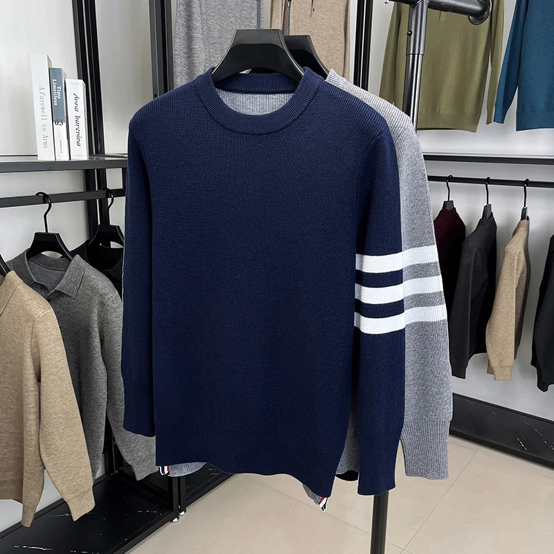 Herren Langarm-Strickpullover mit Rundhalsausschnitt, Gestreiften Ärmeln und Knopfsaum, Fein gestrickt, Business Casual, Herbst-Winter-Oberteil für Männer – Detail 2
