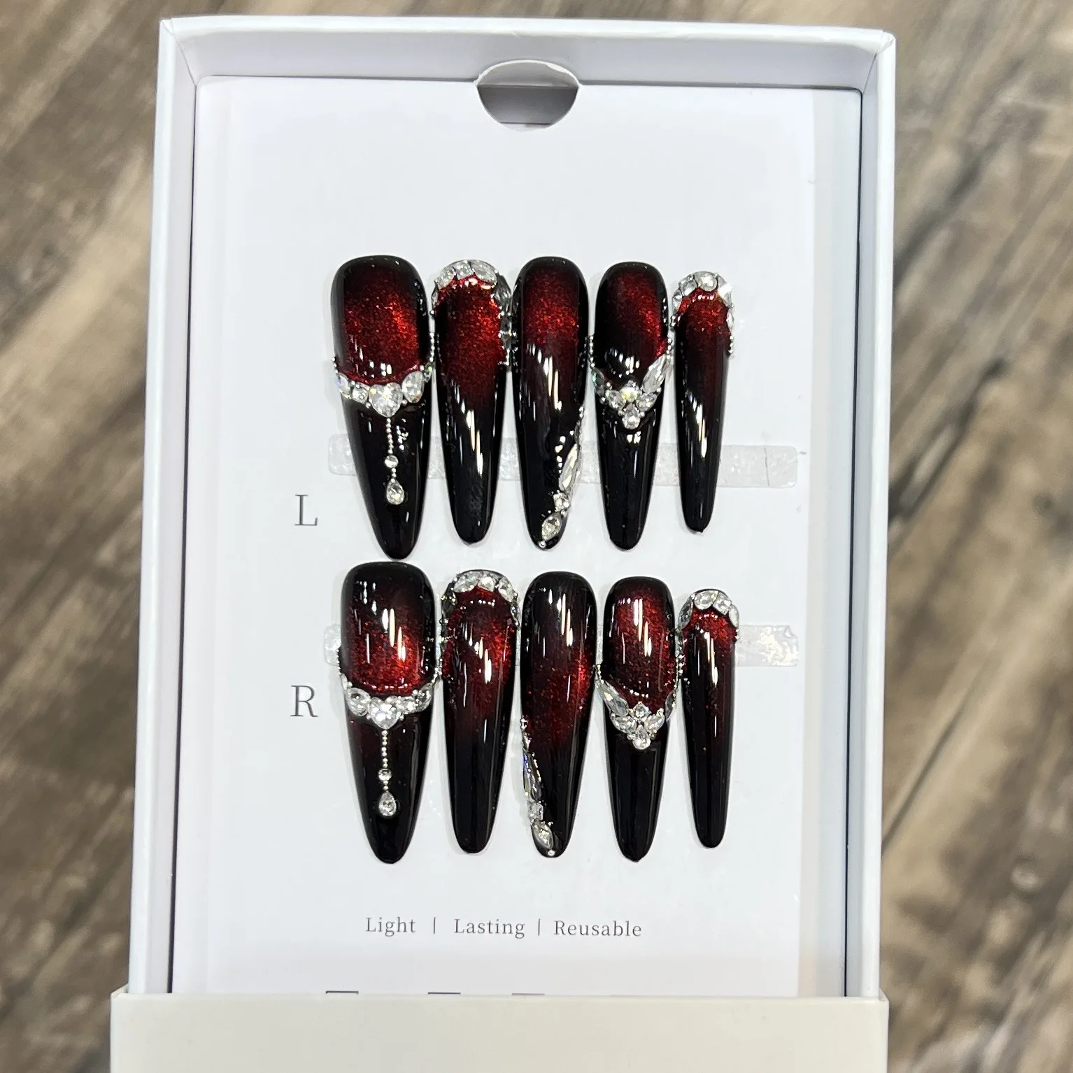 Faux nickel é noir et rouge fait à la main, faux diamant, design injBow, faux long, presse sur le ballet, N64.N64.N64.N2k