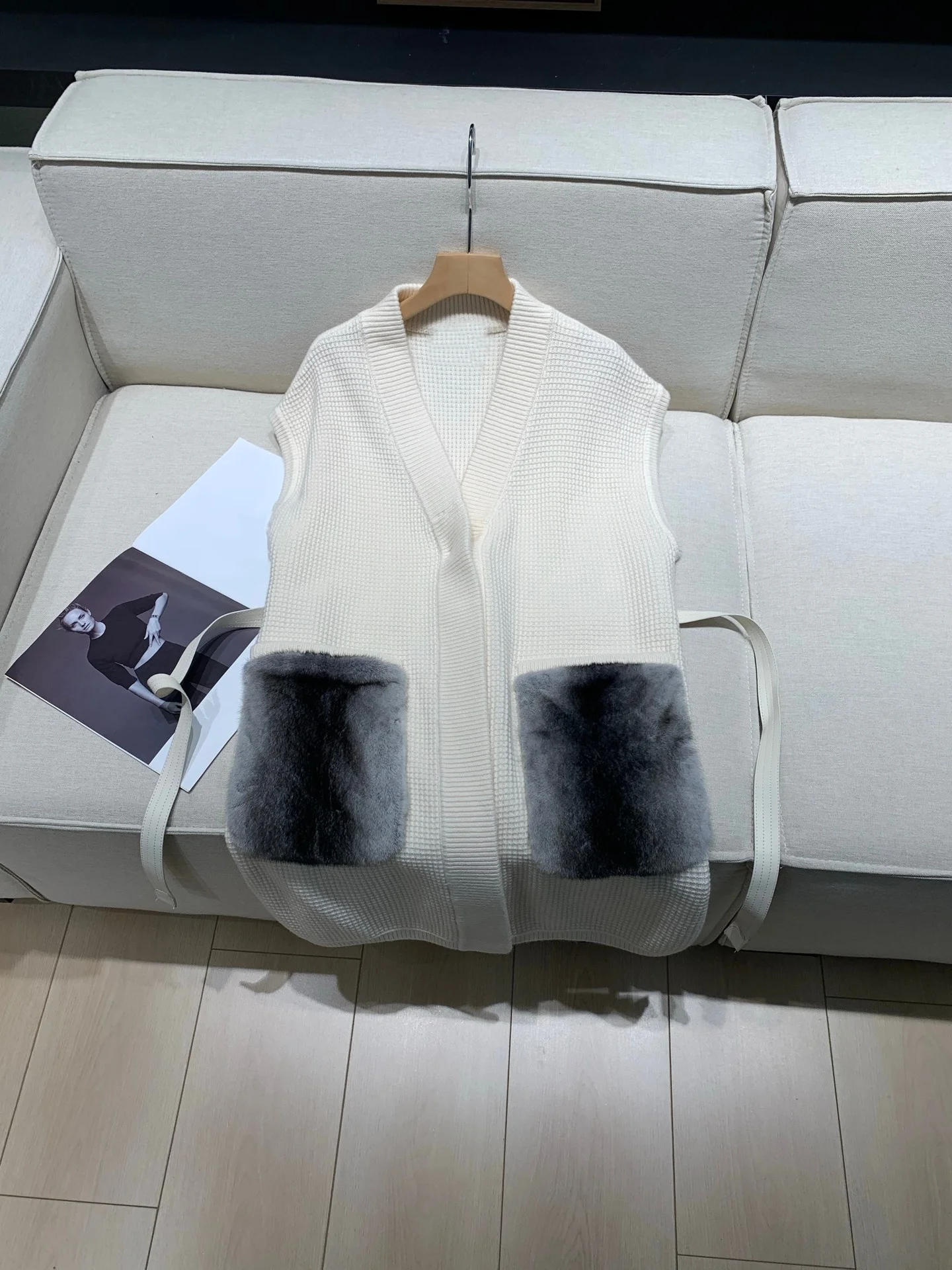 

Women's Wool Cashmere Blend Cardigan Mink Fur Pocket V-Neck Sleeveless Elegant Ladies Coat with Sheepskin Belt
