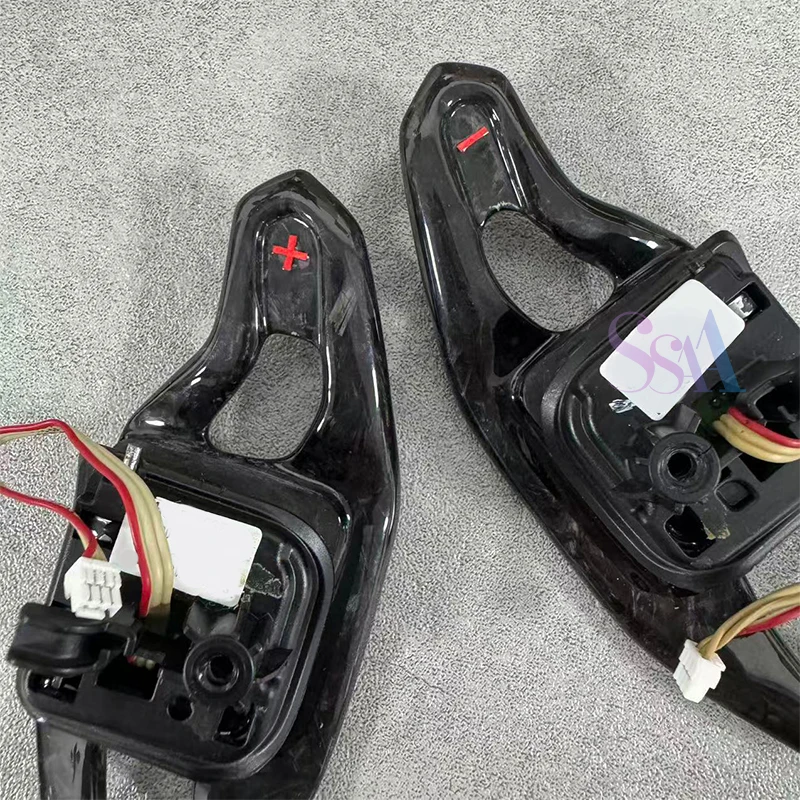 Carbon fiber forged custom style automatic shift paddles, available in blue and red foil fragments, suitable for Audi A4 B9 Q3