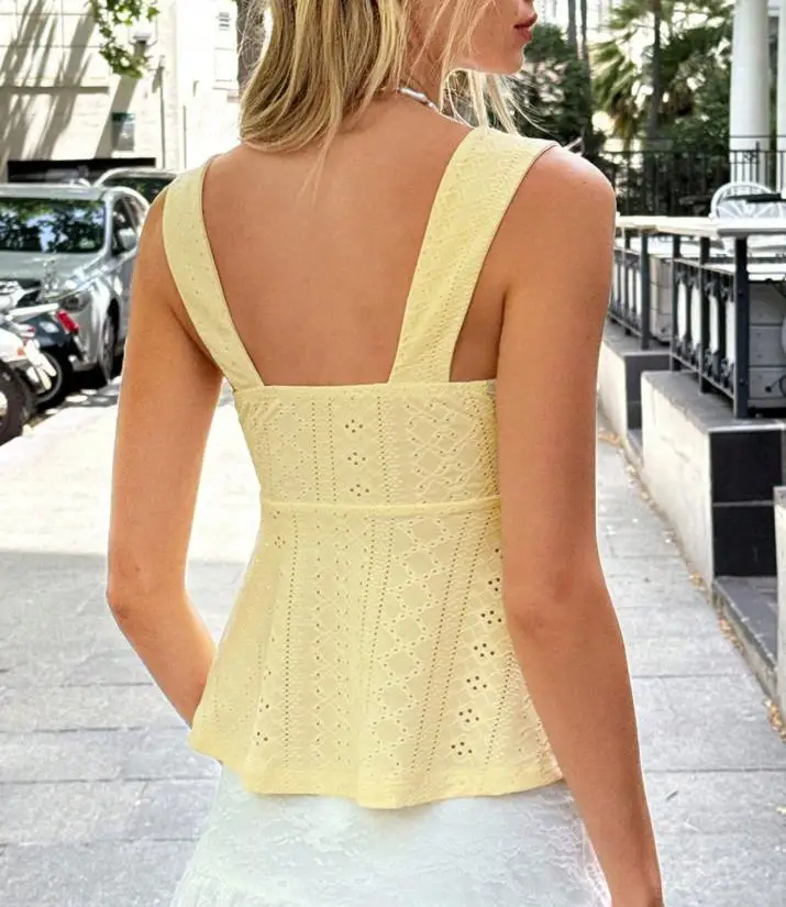 

Summer Elegant Sexy Fashionable Girlish Style Solid Color Simple V-Neck Pleated Hollow Design Slim Fit Sleeveless Camisole Top