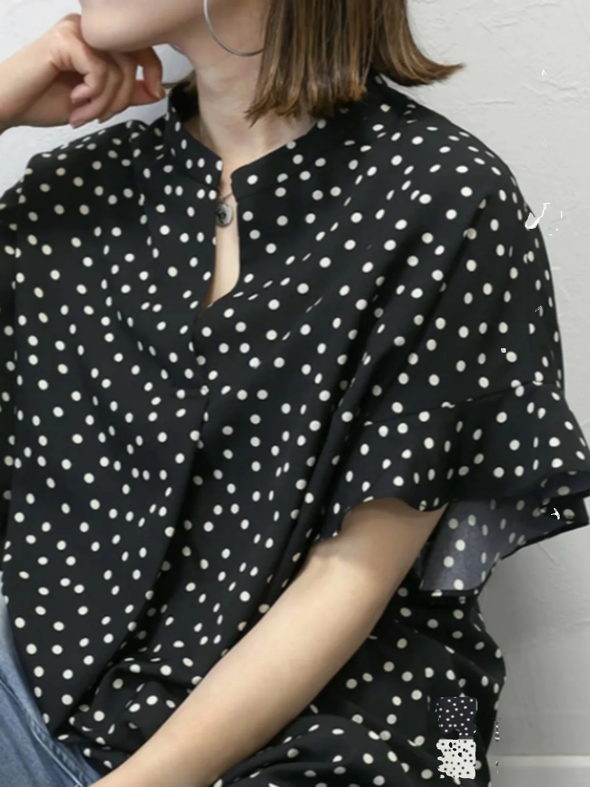 

Sweet Japanese Style Summer V-neck Polka Dot Asymmetrical Hem Short Sleeve Women's Shirt Floral Lace Hem Chiffon Blouse