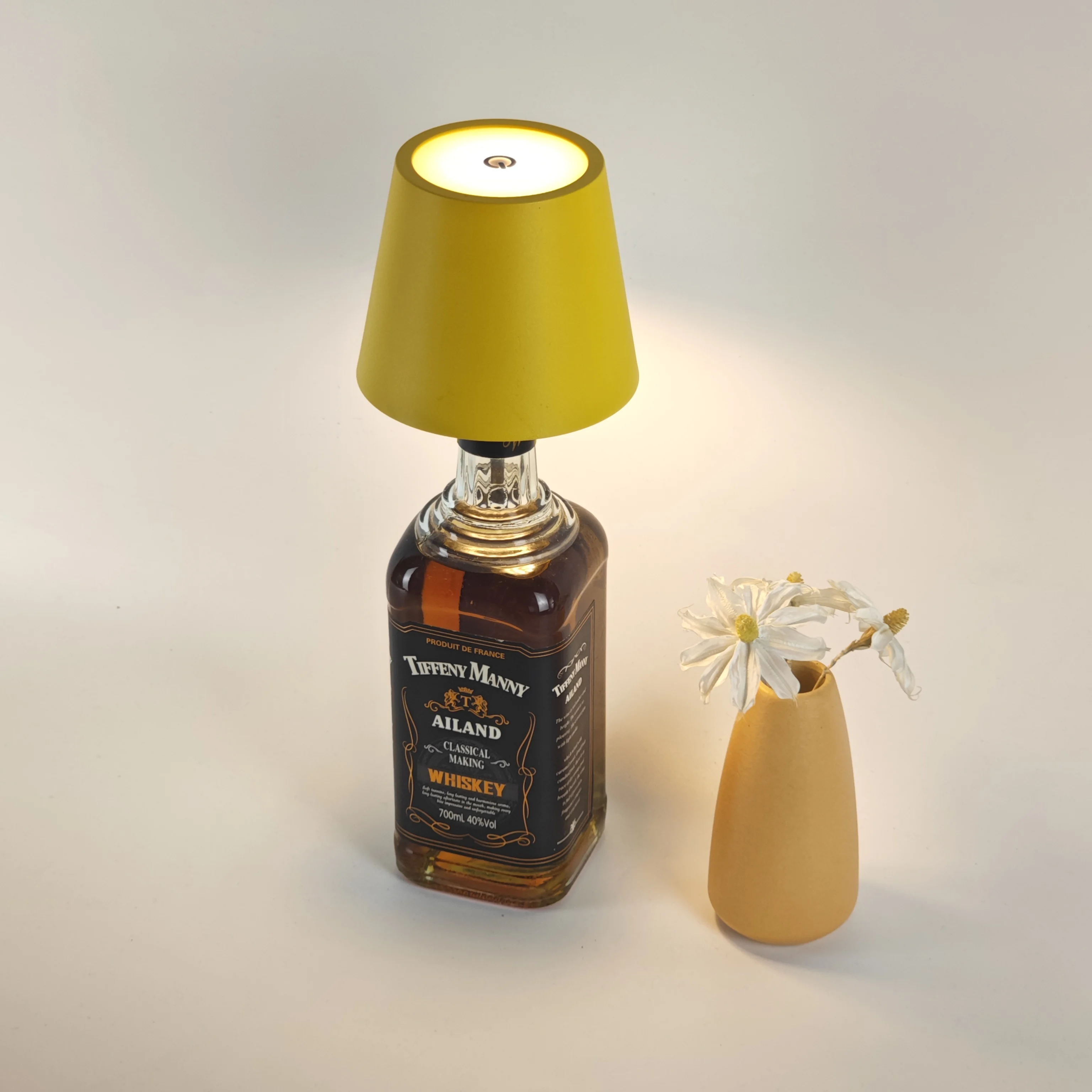 Wireless Bottle Lamp , Touch Control of 3 Colors and Stepless Dimming, Suitable for Wine Bottles, An Alternative to Wine Corks