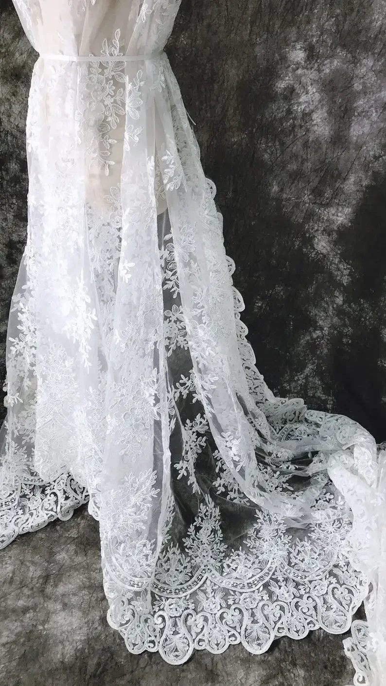 Tessuto di pizzo ricamato a fiori vintage bianco Tessuto delicato in tulle floreale, tessuto per abiti, tessuto di pizzo per abiti velo da sposa 1 metro