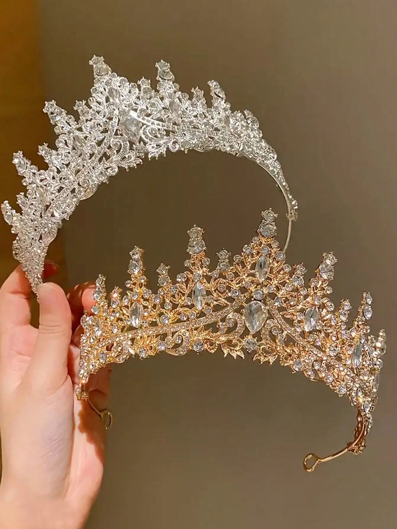 

1 Pc Elegant Crystal Rhinestone Crown - Shiny Alloy Hair Accessory For Wedding, Birthday And Special Occasions Tiara Hair