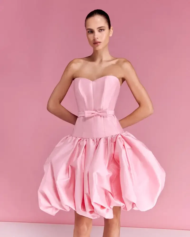 فستان جميل وردي بدون حمالات على شكل حرف a قصير من الساتان لحفلات أعياد الميلاد والعام الجديد فستان التاريخ فساتين نسائية صغيرة
