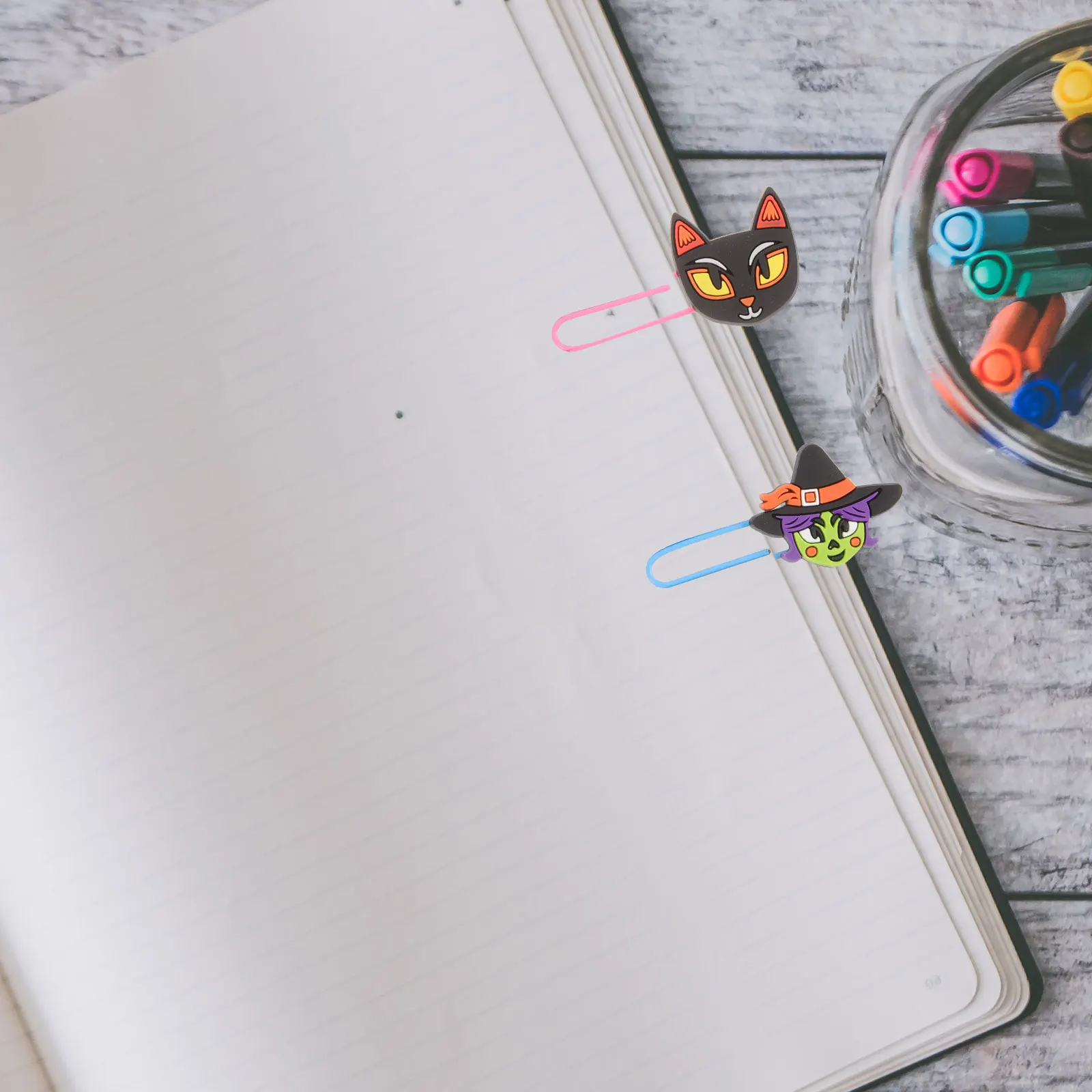 

20Pcs Halloween Paper Clips Skull Bookmarks Delicate Reusable Clips Suitable for Parties Office Supplies Halloween Gifts