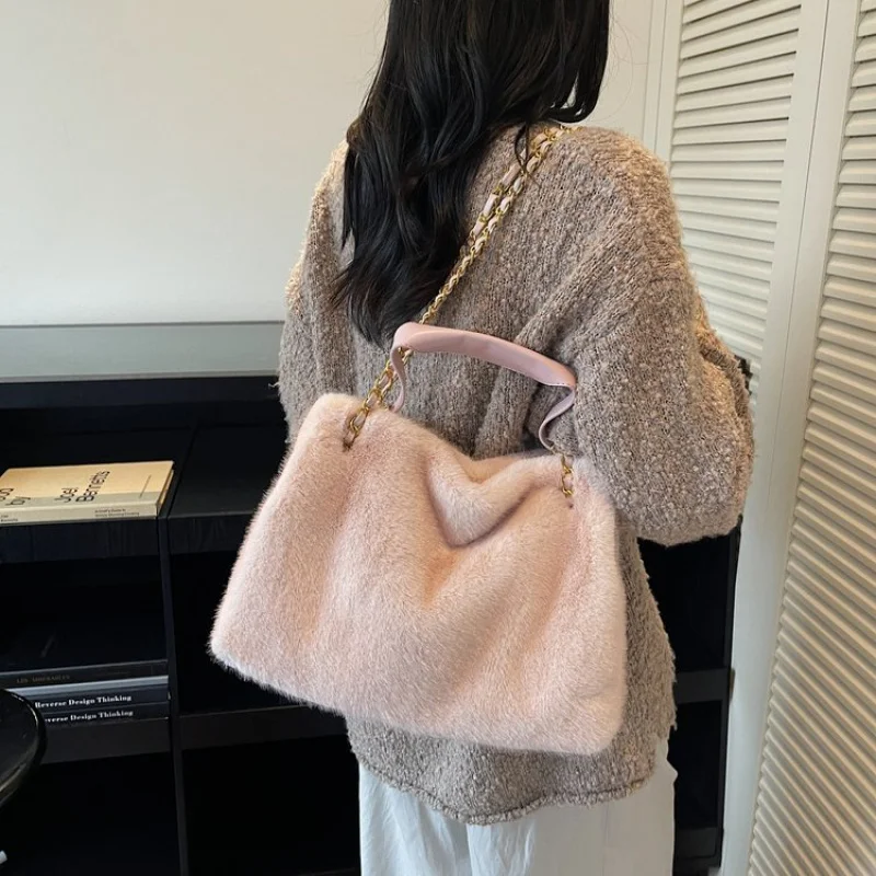 

High-End Women Luxury Tote Bag Featuring Popular Classic Elegant Color And Luxury Brand Logo Made Of Top-Quality Leather​