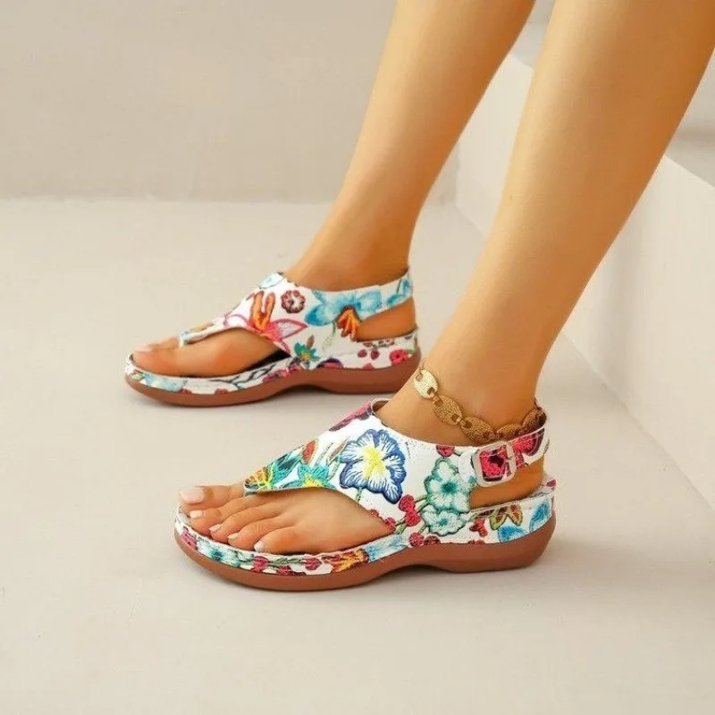 2024 Summer Causal Buckle Flat Shoes Ladies Beach Flip Flops Retro Orthopedic Wedge Platform Women's Sandals Zapatos De Mujer