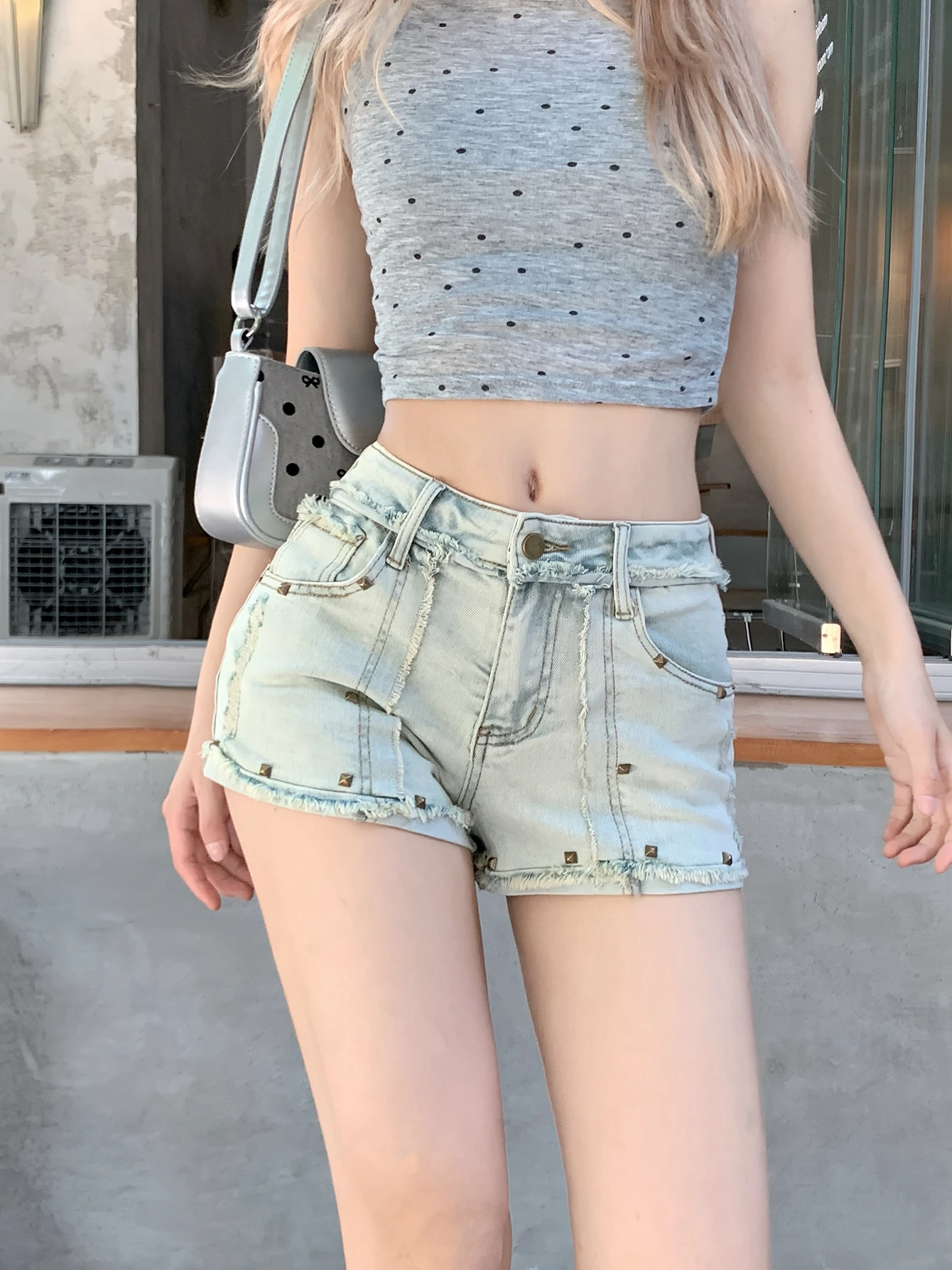 여성 스트릿웨어 핫걸 리벳 데님 반바지 여성 여름 캐주얼 하이웨이스트 슬림 프린지 밑단 데님 숏 팬츠