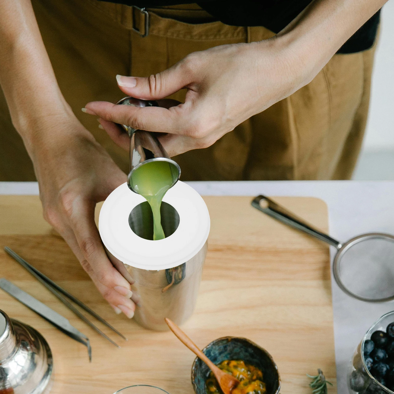 

Silicone Anti-Splash Lid For Shaker Cup Reusable Tumbler Cover Press Juice Wine Cocktail Multipurpose Bar Tool