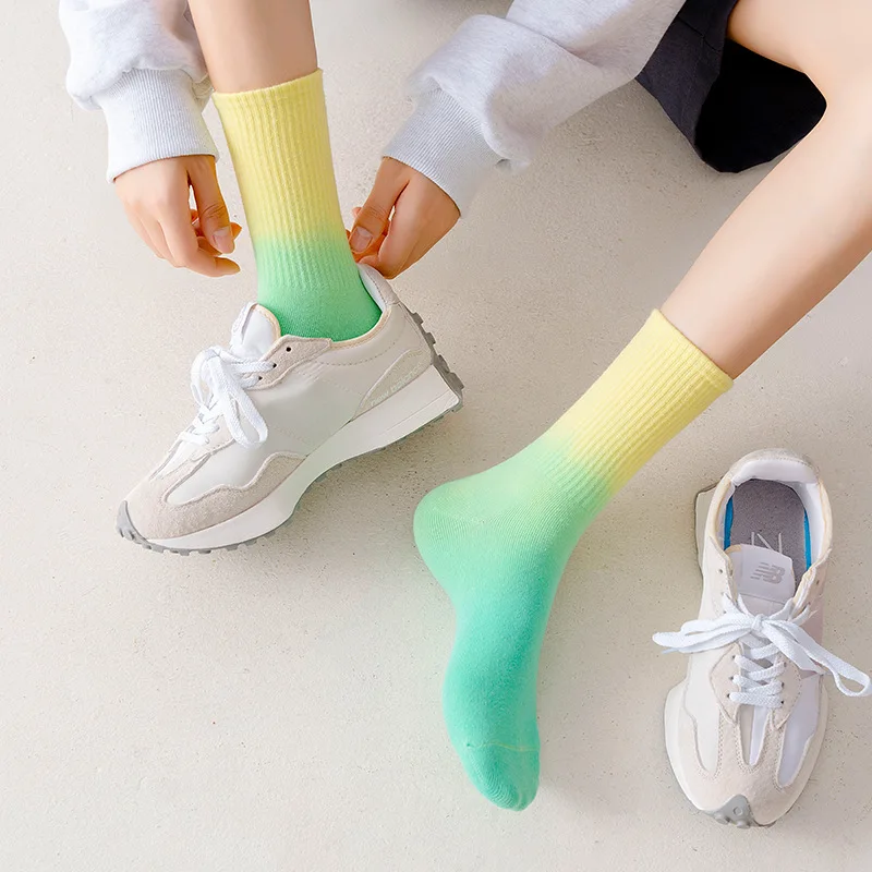 

Miosam Top Quality fashion design unisex combed cotton casual sports breathable dip dye gradient crew socks man anti-odor socks