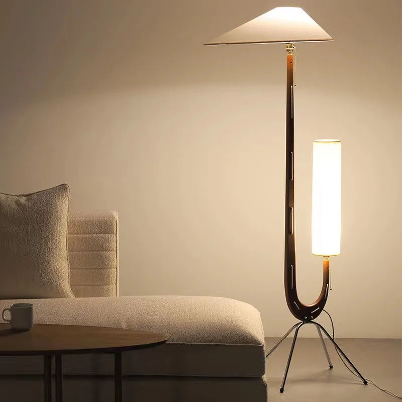 Retro double-headed sub-control medieval floor lamp, Nordic modern study, giraffe double-headed vertical lamp next