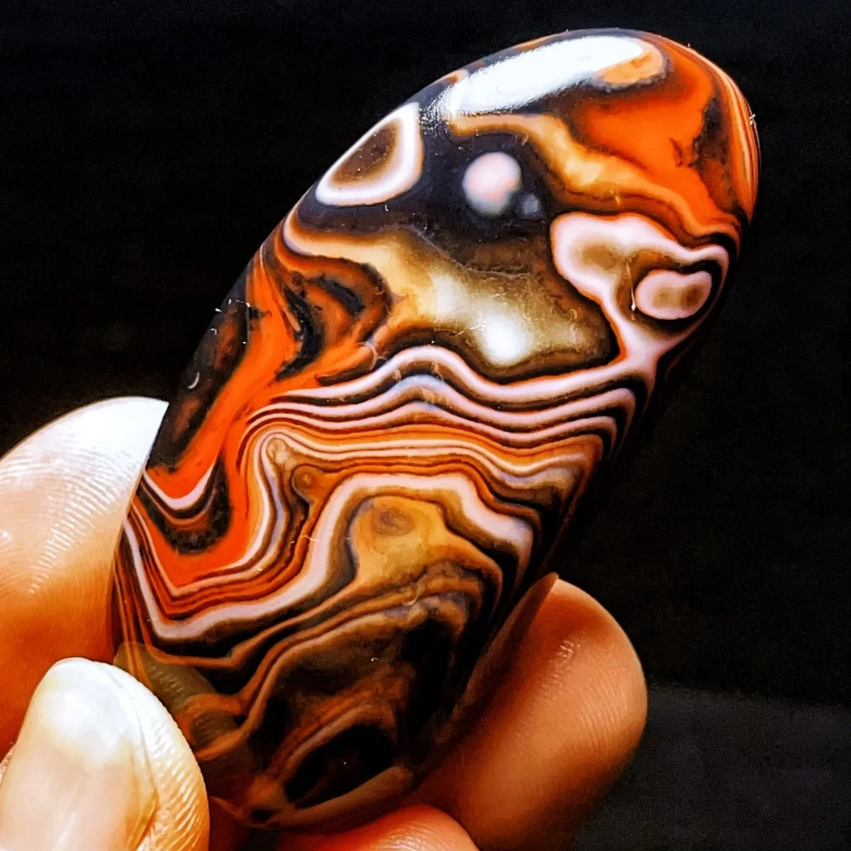 Banded Agate Stripe Pattern, Chalcedony Beauty, Polished Tumbled, Mineral Specimen, Natural Stone, Crystal Collection