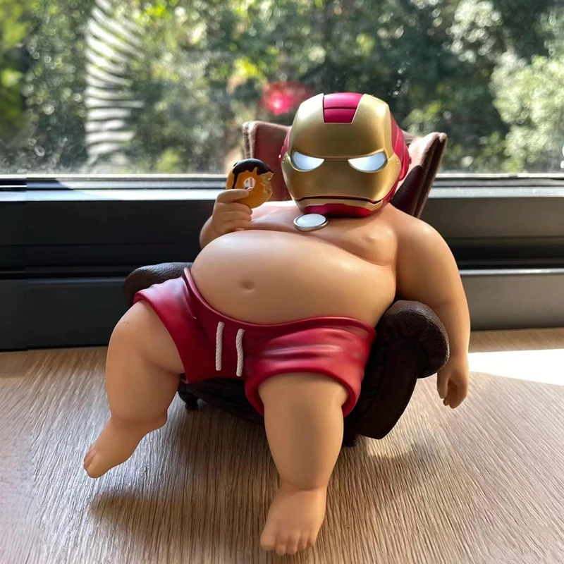 

Iron Man figurine model, car center console, personalized figurine, decorative item, computer case, desk and decorative gift