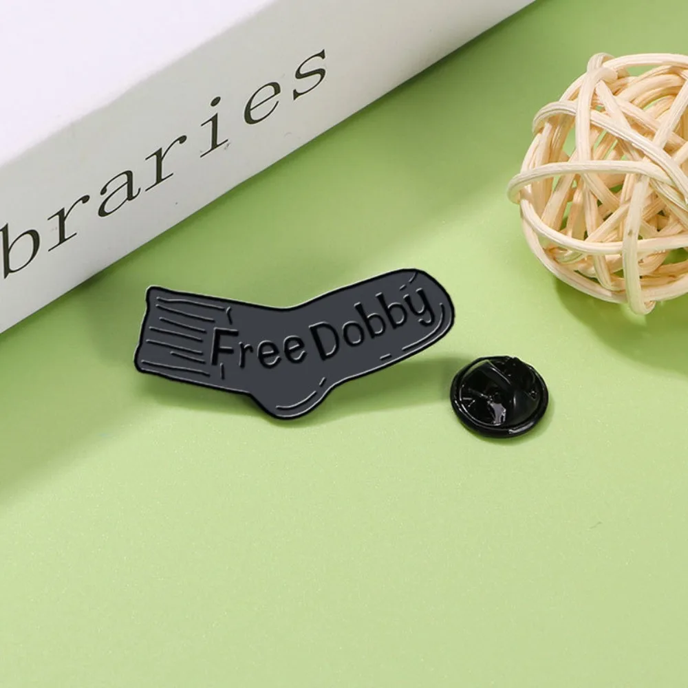 Broches Kawaii de Dobby gratis, alfileres mágicos bonitos, insignias de solapa para mochila de ropa, accesorios de joyería de moda para regalos de amigos