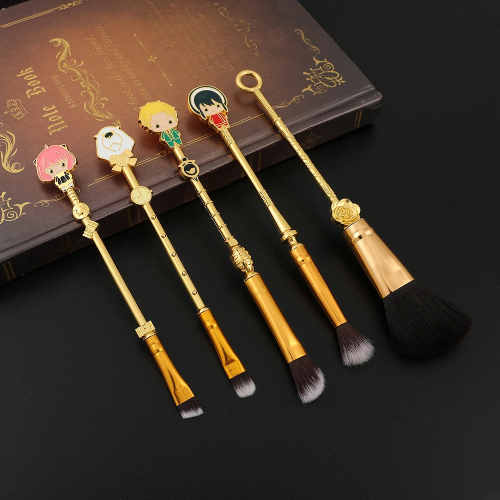Japońskie anime SPY×FAMILY Pędzle do makijażu 5 sztuk Przenośne kosmetyki Narzędzie kosmetyczne Miękki róż Korektor Brwi Cień do powiek Pędzel do ust