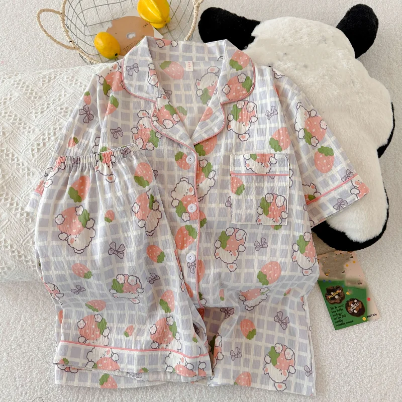 Conjunto de pijamas con estampado de cuadros de fresa para mujer, conjunto de moda exterior de dibujos animados Y2K, 2 piezas, ropa de descanso fresca para verano 2025, oso dulce y bonito