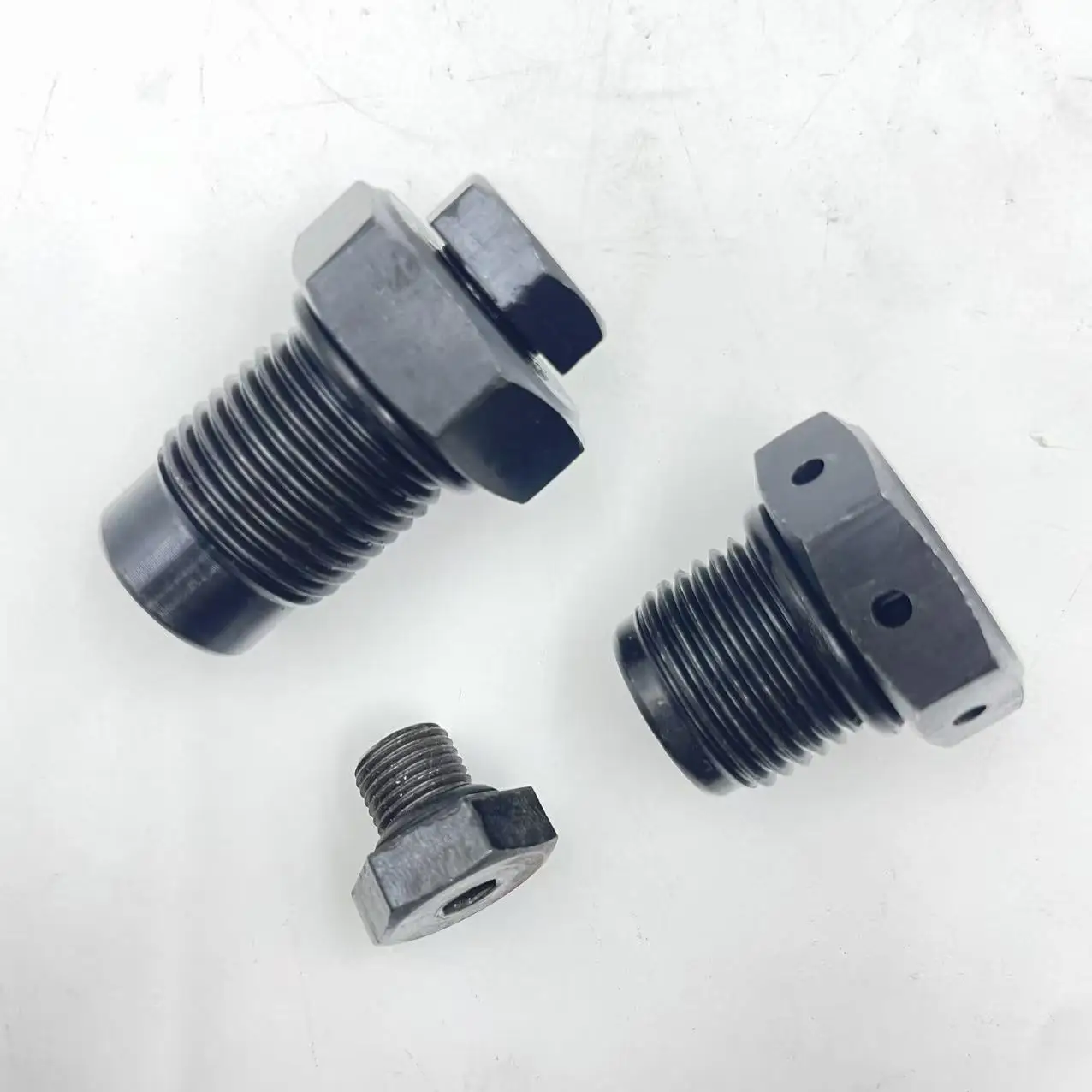 Detalhe 1 de Válvula solenoide 16/20mm Excavator Breaker Nitrogen Valve Gun Head Nitrogen Filling Nozzle 68 75 85 100 135 Exhaust Screw Air Valve Gás e combustível