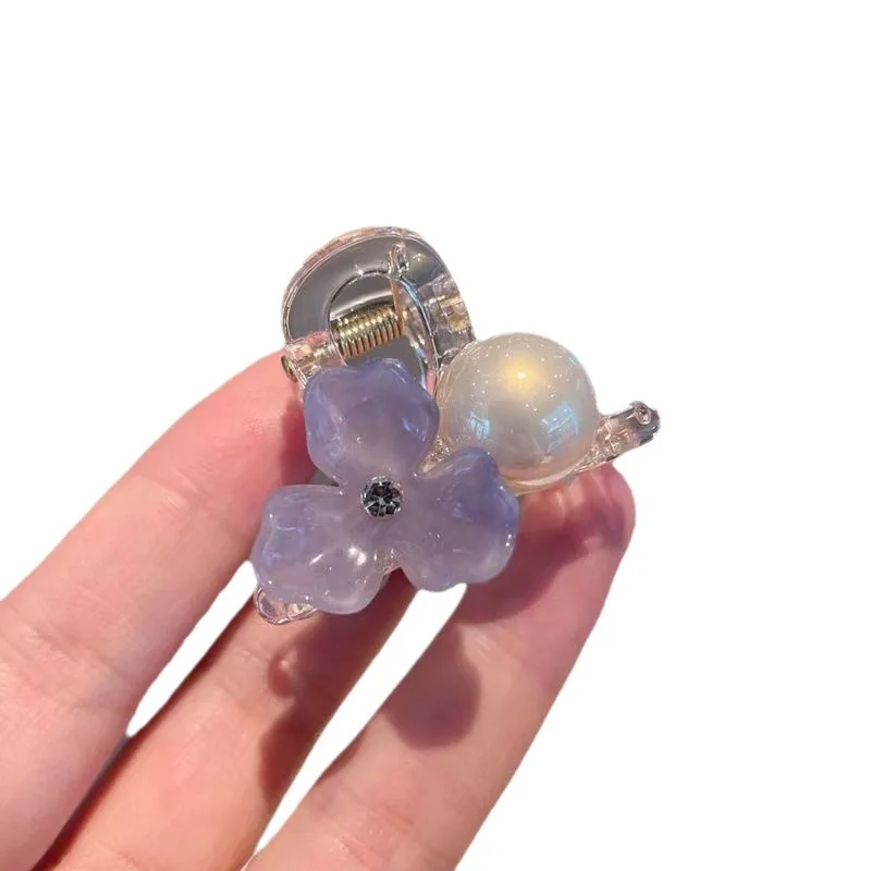 

Заколка для волос с желейным жемчугом и маленьким цветком, милый аксессуар для волос, головной убор, знаменитая в Интернете милая заколка для волос в форме акулы на затылке