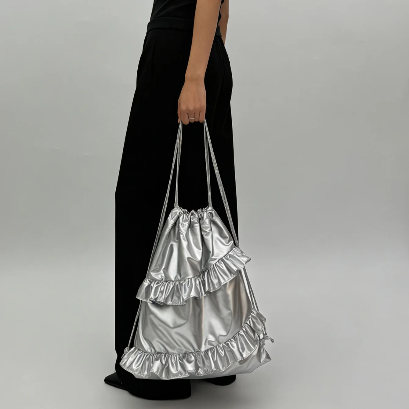 New Fashionable Pleated Women's Backpack Large Capacity Commuting Versatile silver Gym Storage Backpack