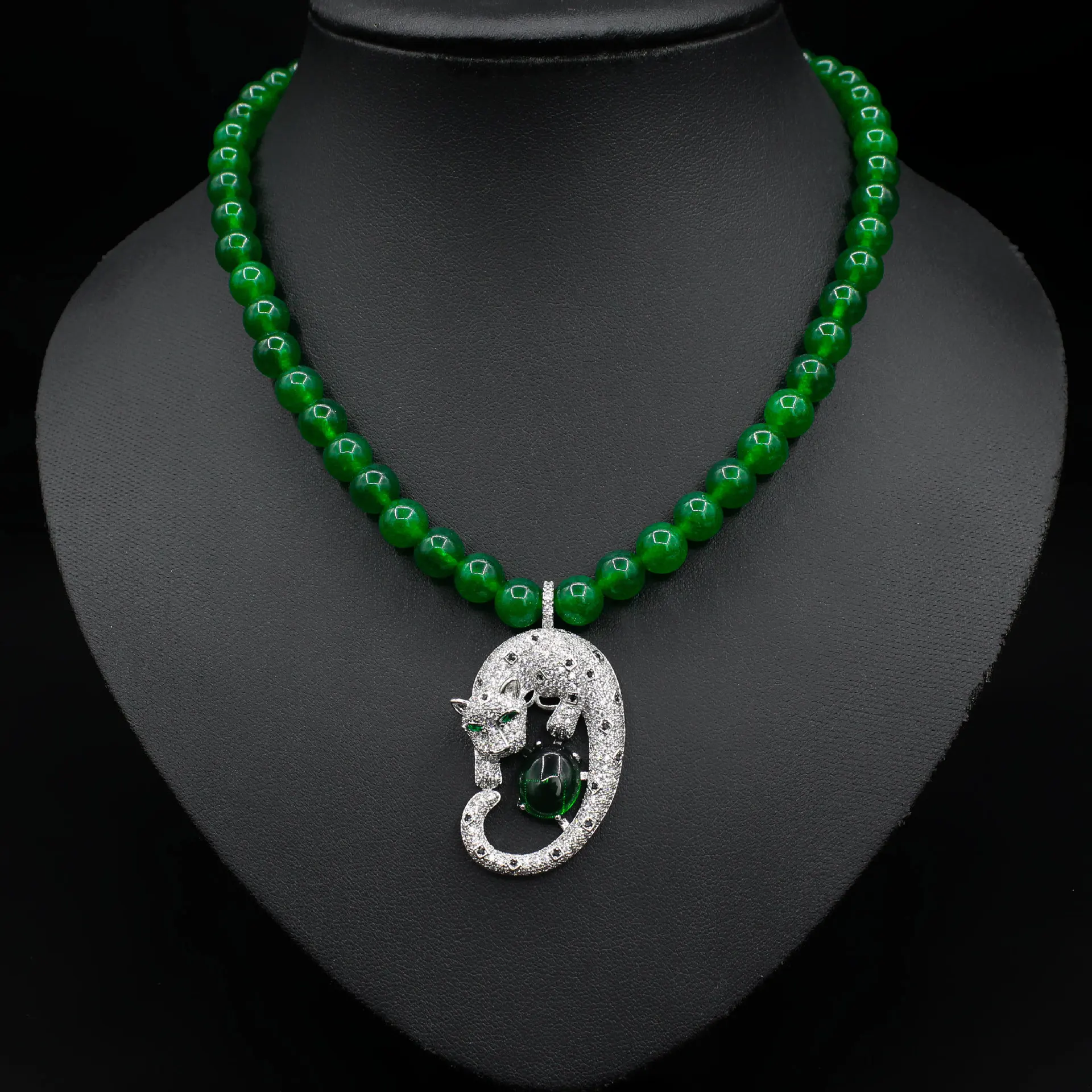 Delicate Novel 925 Silver Sparkling Zircon Leopard Penadant Necklace for Women Gorgeous Statement Banquet Trendy Female Jewelry