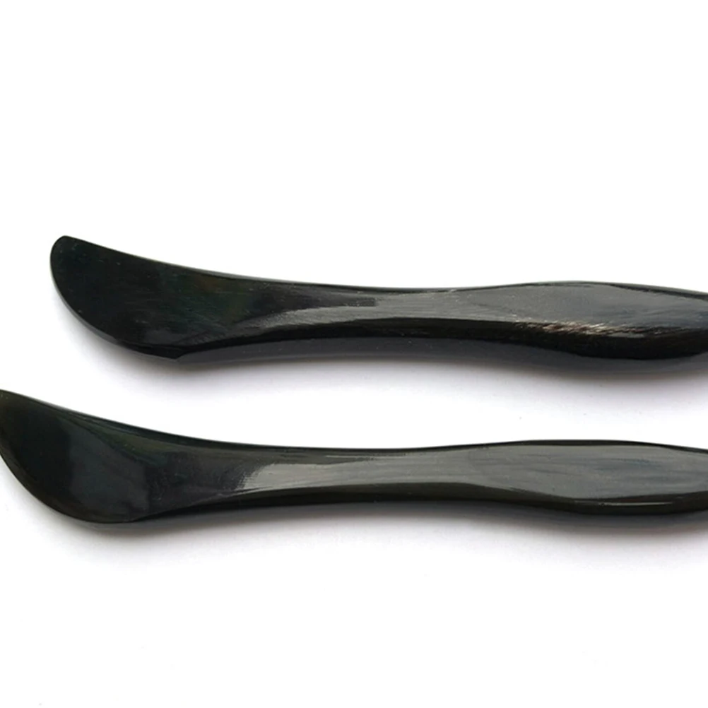 

Black Buffalo Horn Facial Scraping Board Handheld Massager Pain Relief Smooth Edge Non Electric Skincare Tool