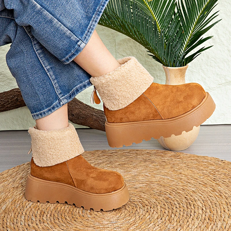 نعل سميك للنساء2025New أحذية قصيرة مبطنة بالصوف للخريف والشتاء أحذية فرو دافئة