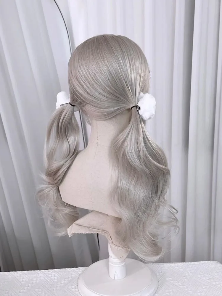 Grijze pruik, lang haar, gesimuleerd hoofd van kunsthaar, anime-spelaccessoires, cosplay, volledig hoofddeksel, krullend haar, fotoshow rekwisieten