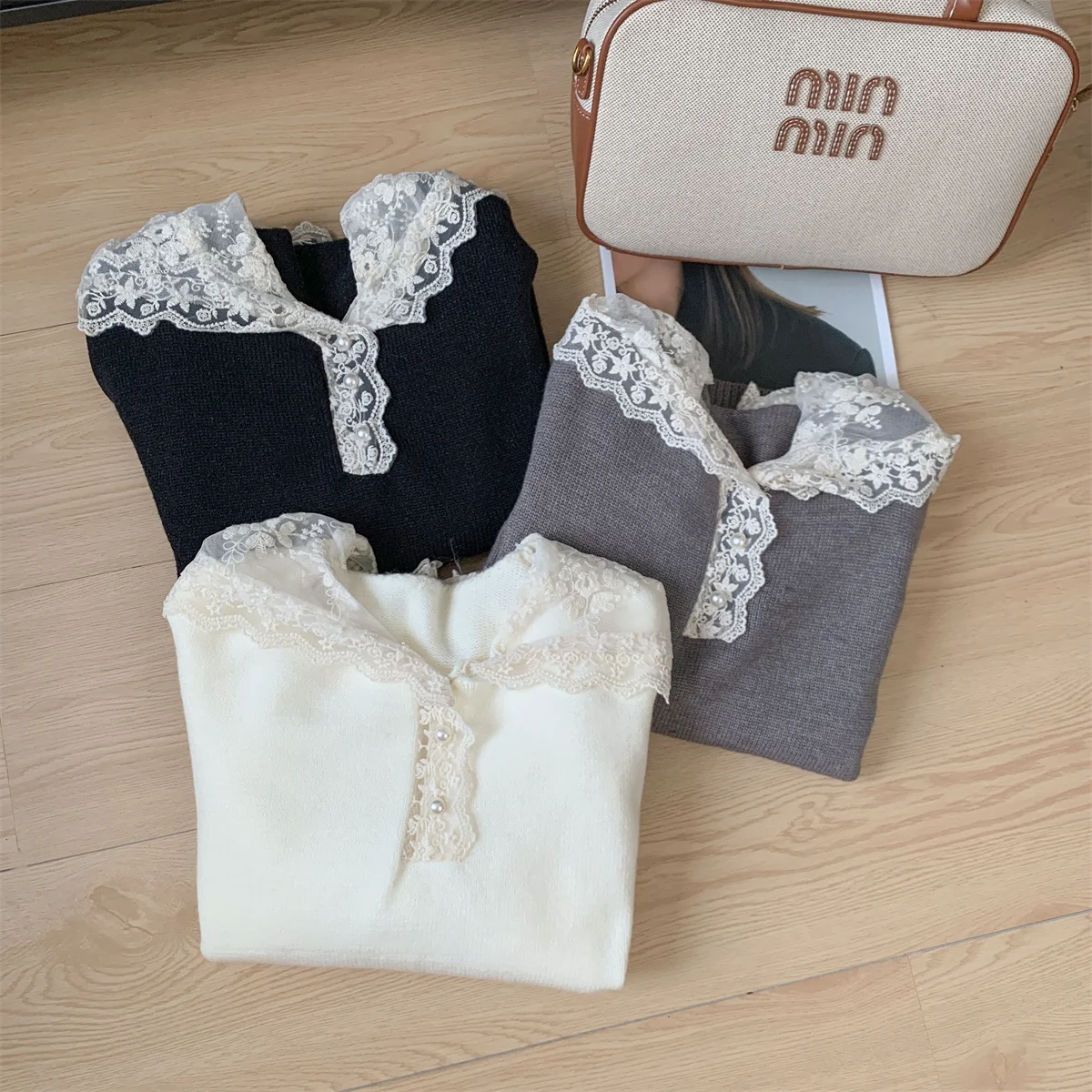 Maglione con cappuccio impiombato in pizzo nero da donna per le donne in autunno e inverno Moda coreana anni 2000 Y2k Design versatile Pullover Top