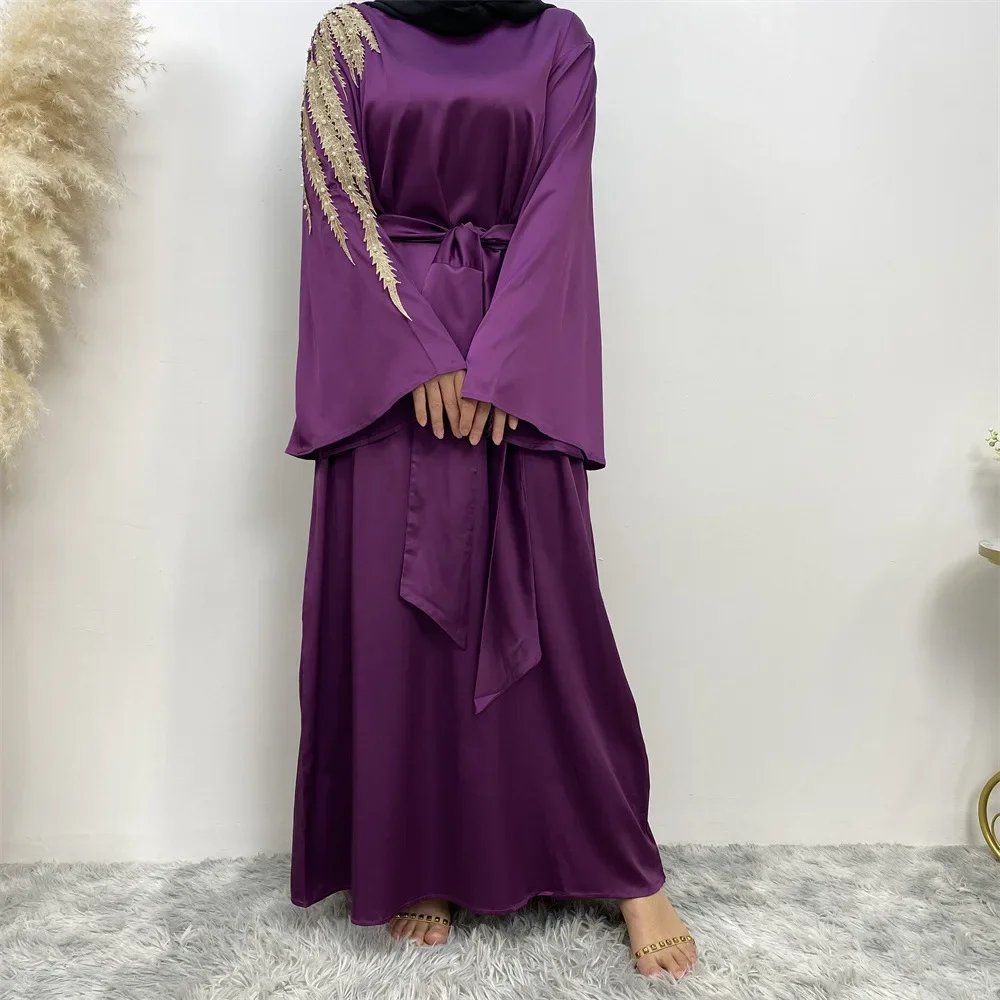 Muslim Dress Women Pearl Long Sleeved Middle Eastern Fashion Dress Dubai Islamic African Abaya Muslim Print Satin Lace-up Dress