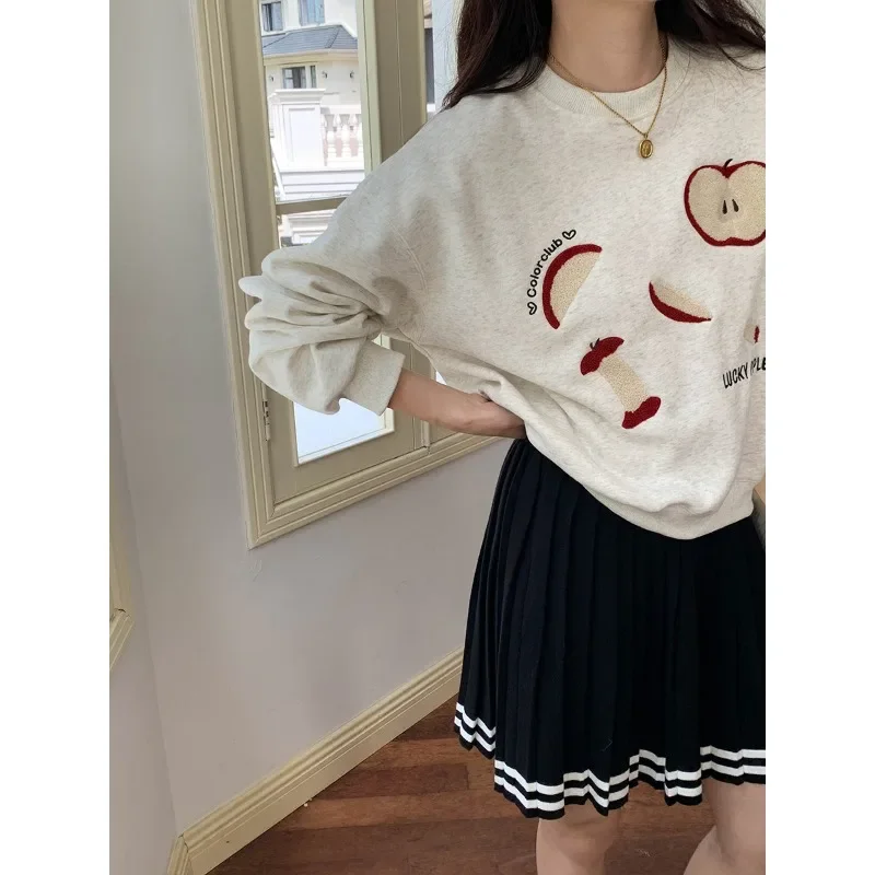 2024 Korean-style Cartoon Apple Decorative Towel Sleeve All-match Round Neck Casual Sweatshirt for Women